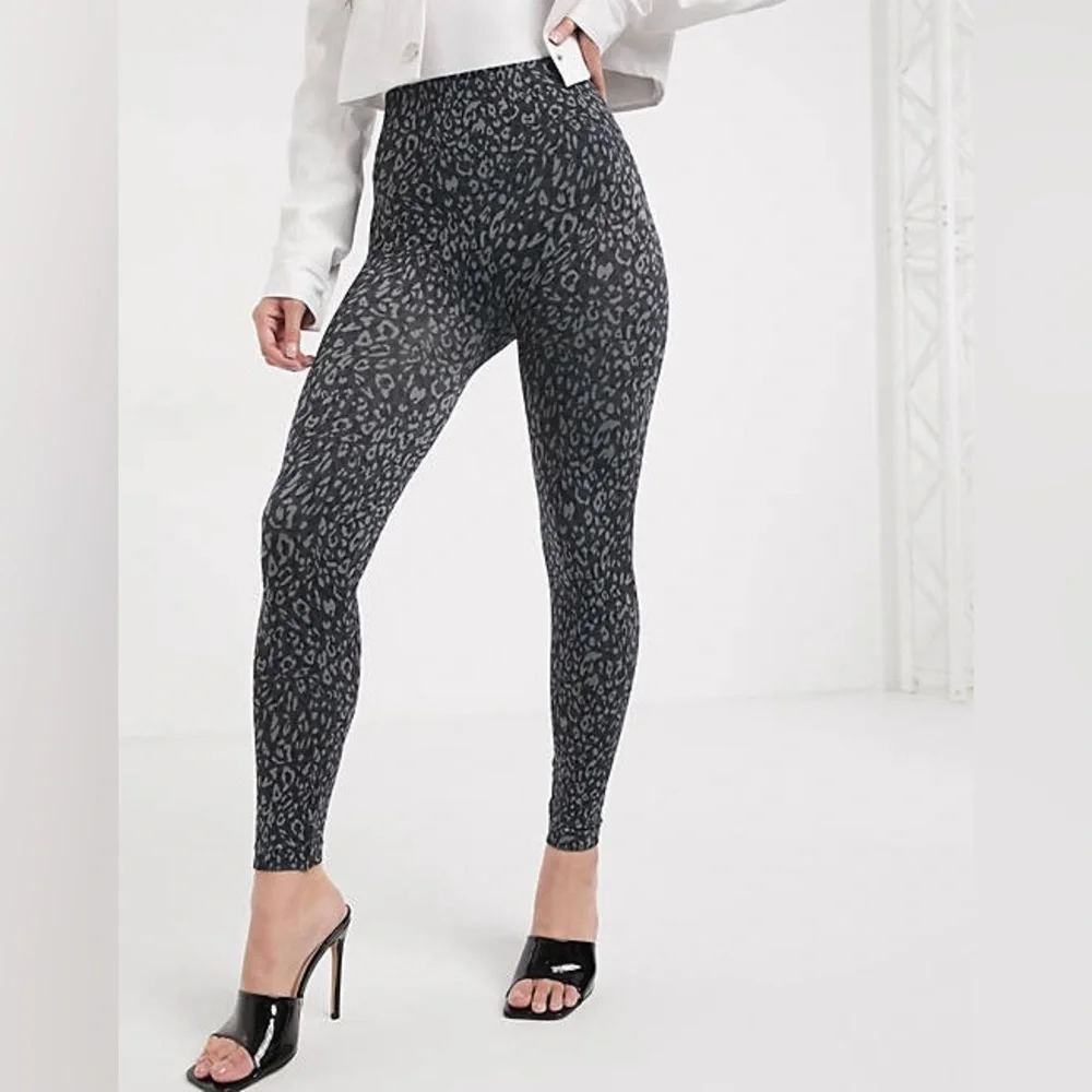 Spanx Look At‎ Me Now Seamless Leggings - Picture 2 of 7